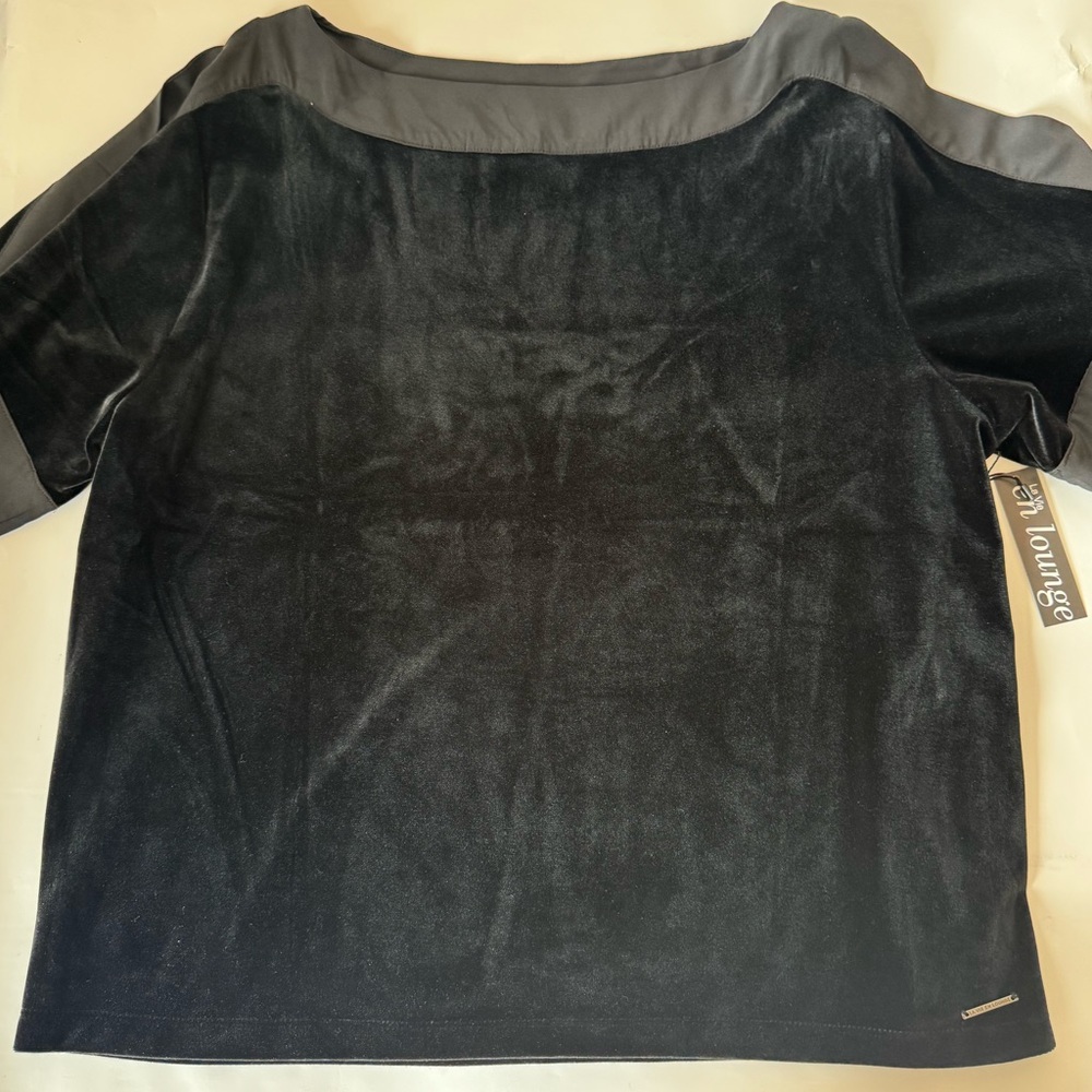 NWT - La Vie En Rose Black and Gray Short Sleeve Velour Y2K Top